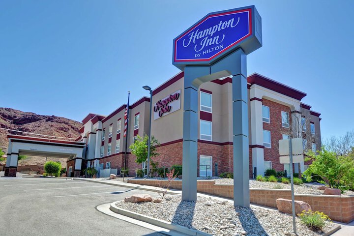 Hotel 4 of 40