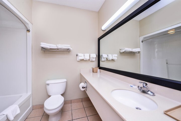 Room 15 of 40