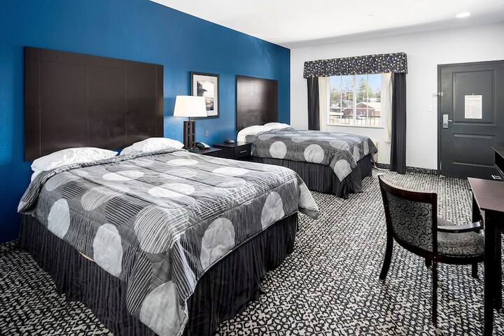 Room 28 of 51