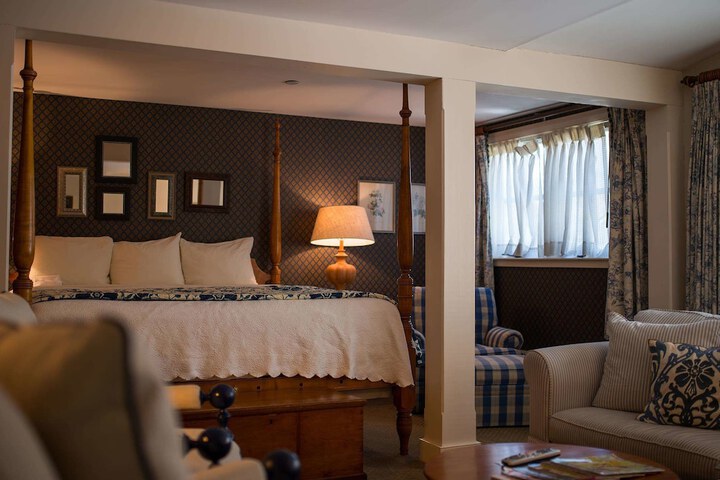 Room 46 of 112
