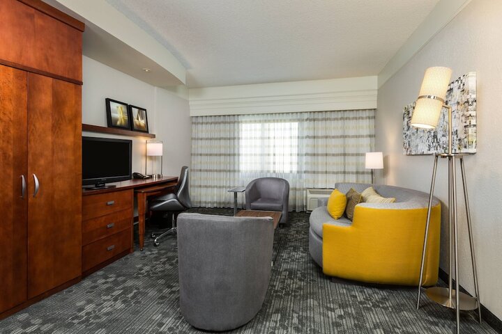 Room 14 of 27
