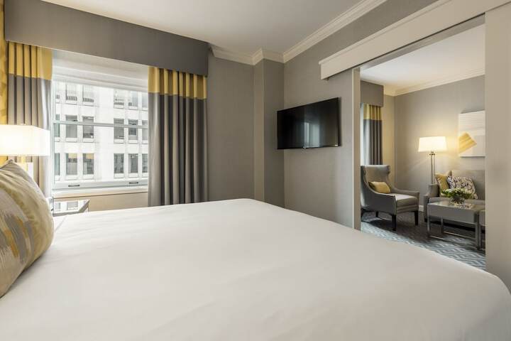 Room 34 of 122