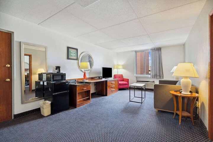 Room 14 of 31