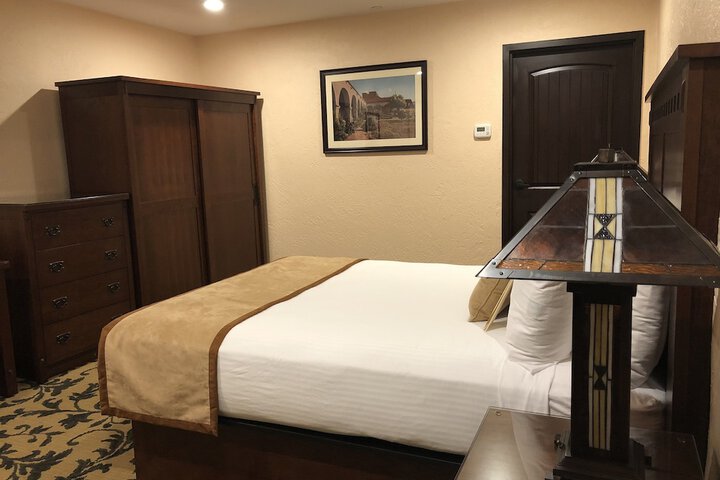 Room 41 of 80