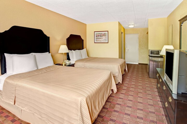 Room 9 of 15