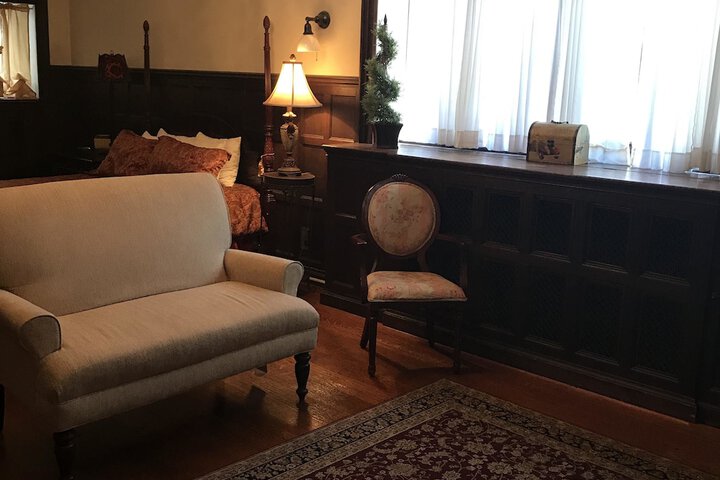 Room 44 of 98