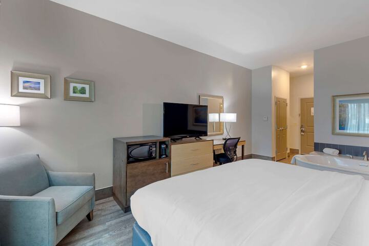 Room 28 of 36