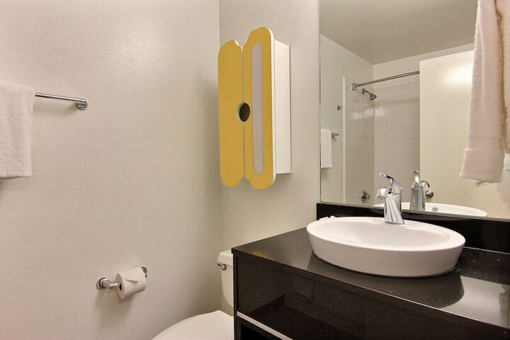 Room 18 of 31