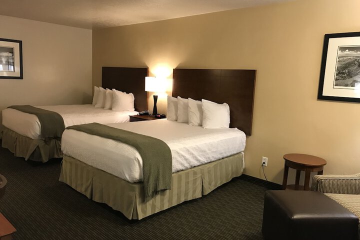 Dinosaur Inn & Suites