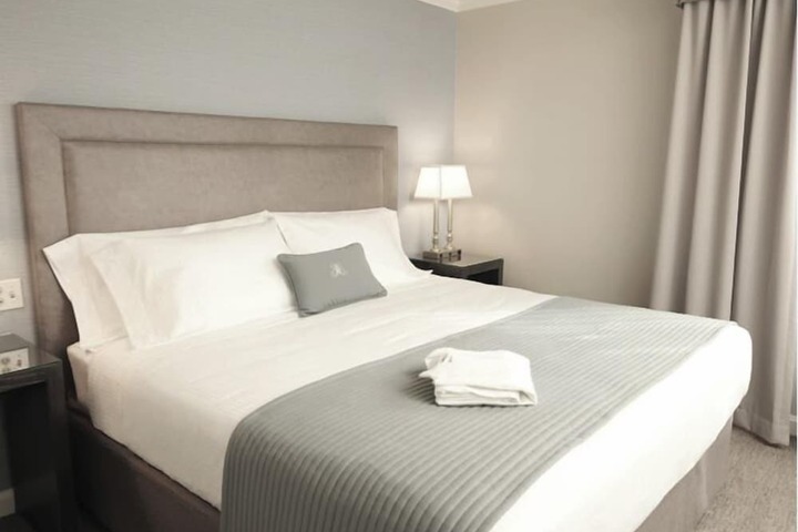 Ethan Allen Hotel