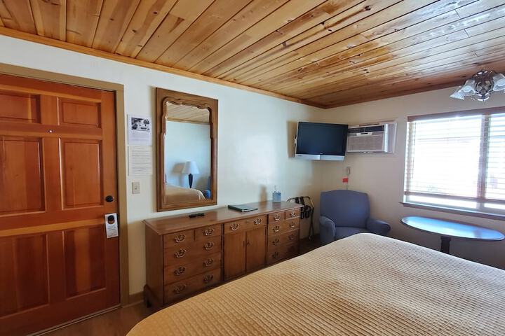 Room 108 of 137