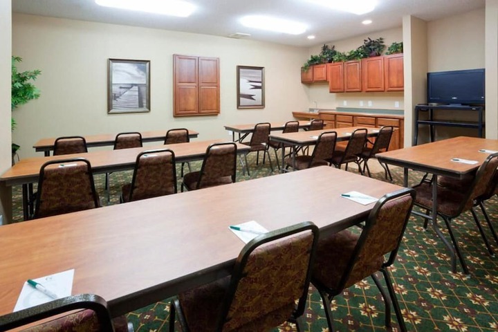 Grandstay Residential Suites Hotel - Sheboygan
