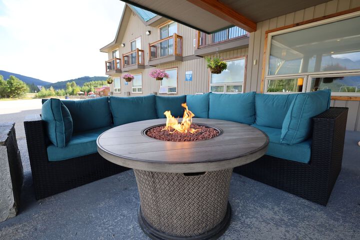 Glacier Mountain Lodge