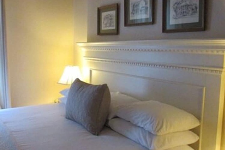 Room 13 of 36