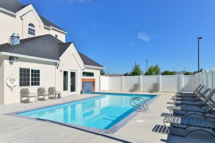 Pool 4 of 41