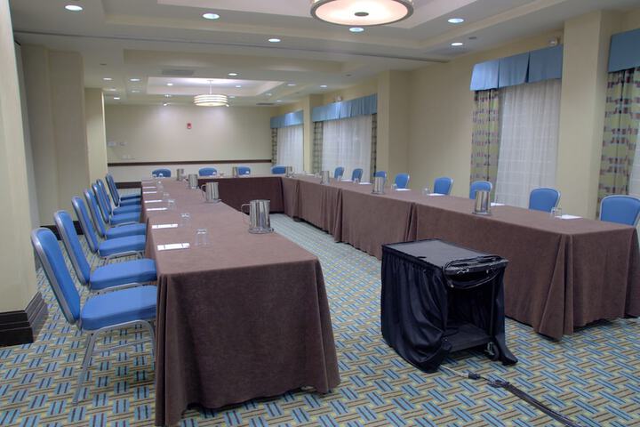 Crowne Plaza St. Louis Airport by IHG