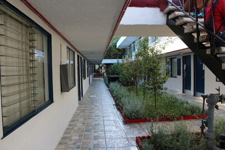 Hotel Exterior 7 of 8
