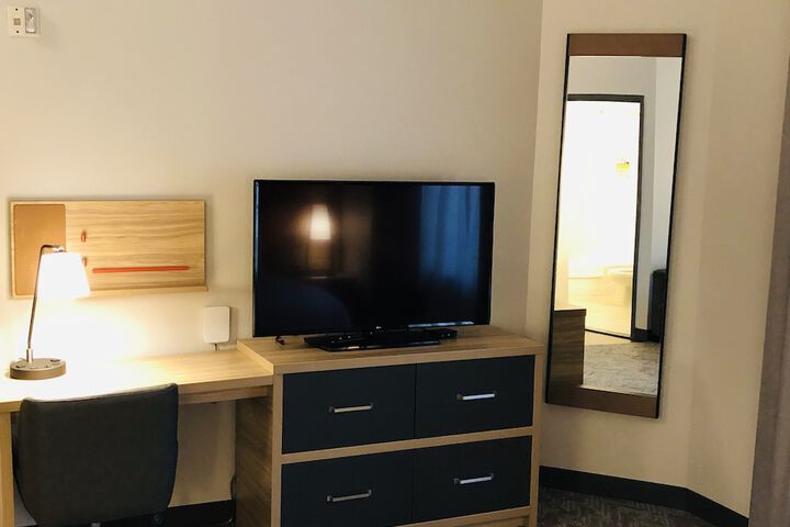 Room 60 of 82