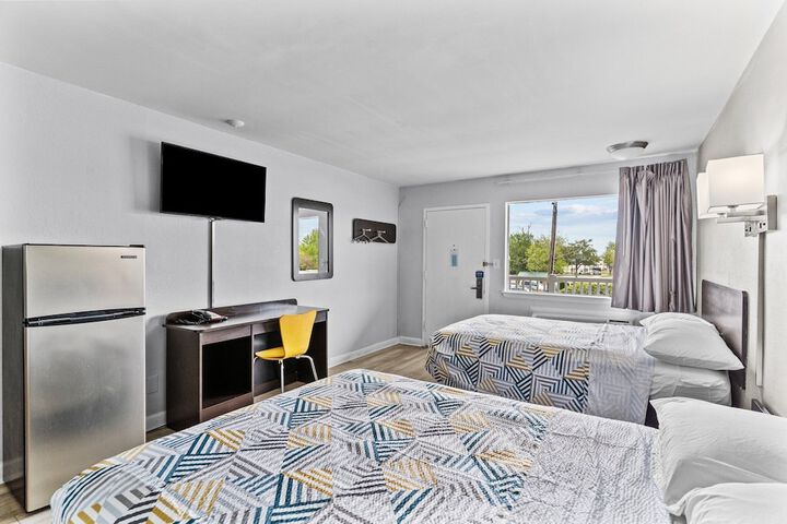Room 34 of 60