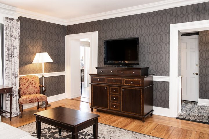 Room 48 of 144