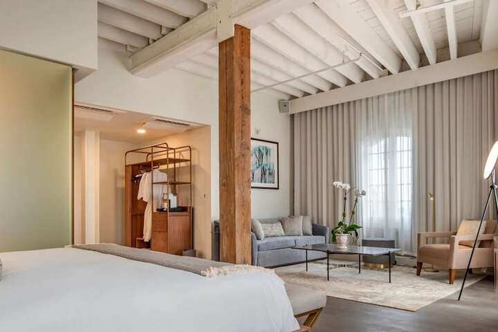 Room 27 of 67