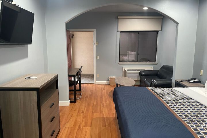 Room 31 of 32