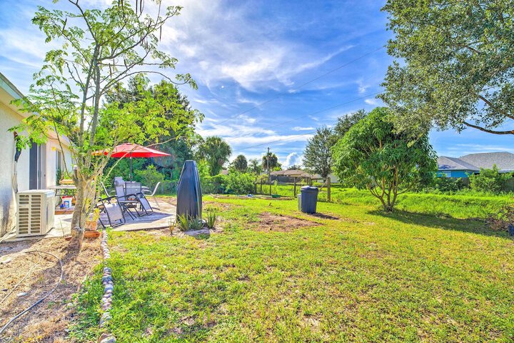 banzai Palm Bay Home Near Parks & Beaches!