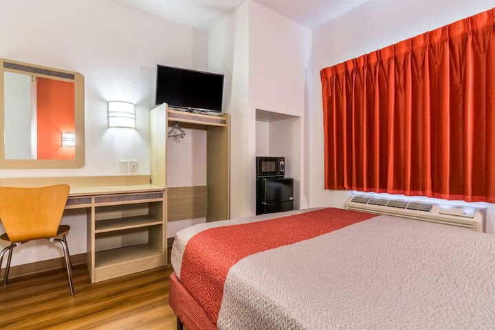 Room 28 of 31