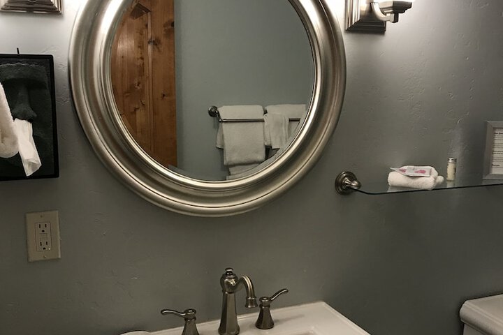 Room 17 of 65