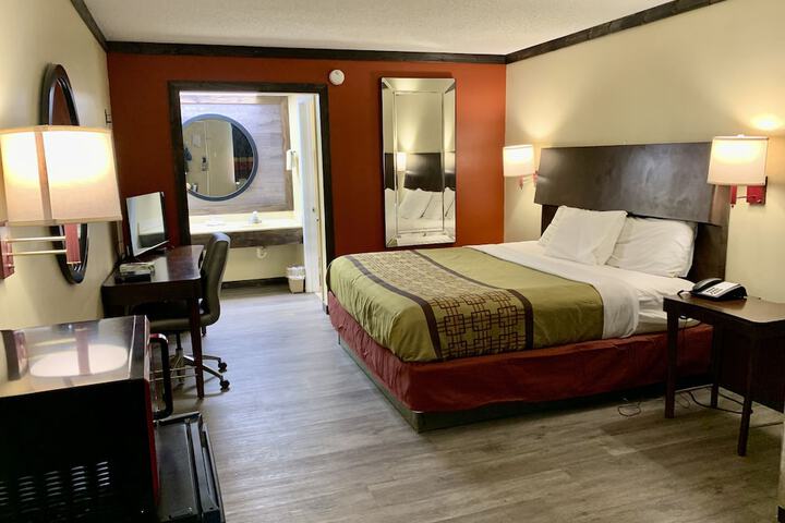Room 7 of 24