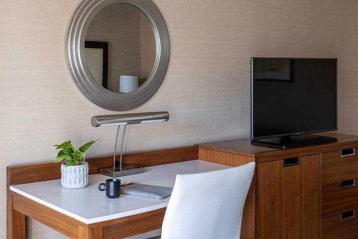 Crowne Plaza Phoenix - Chandler Golf Resort by IHG