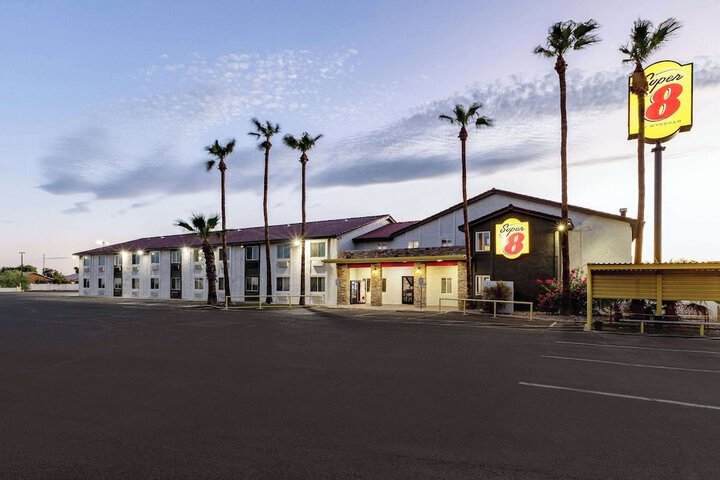 Super 8 by Wyndham Goodyear / Phoenix Area