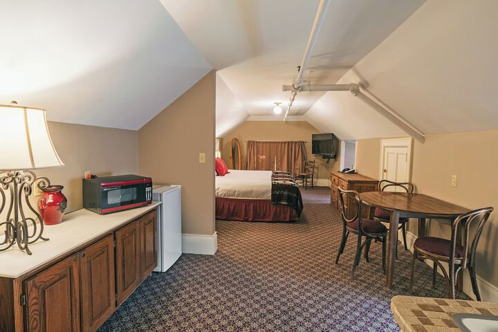 Room 21 of 62