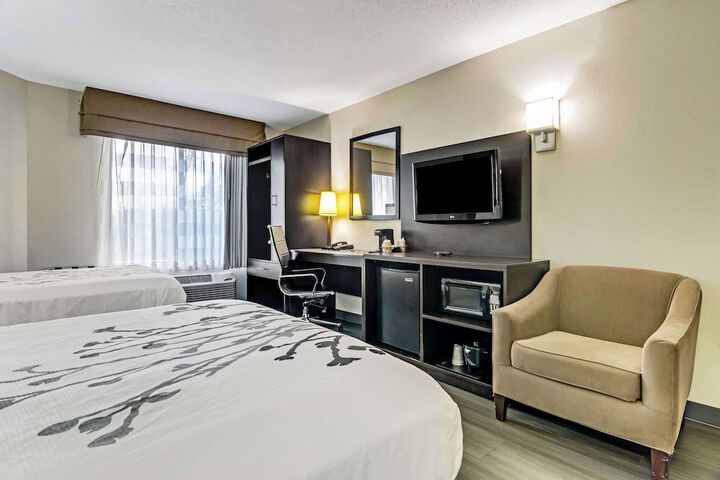 Room 15 of 34