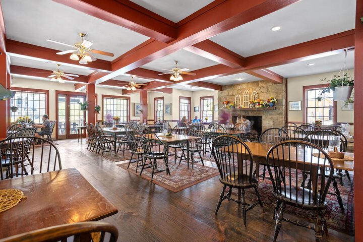 Artists Colony Inn