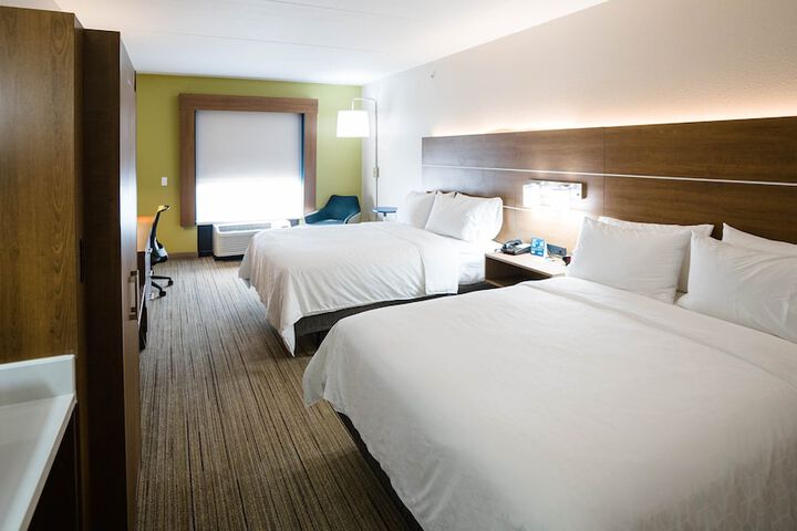 Room 34 of 76