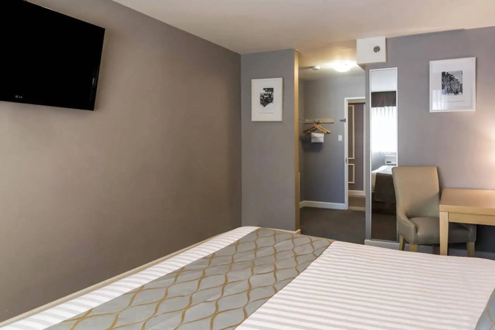 RED LION INN & SUITES ABBOTSFORD