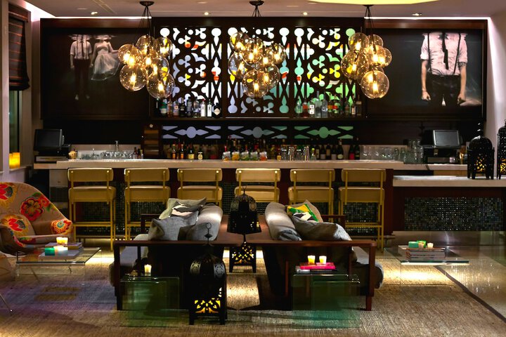 Lounge 119 of 127