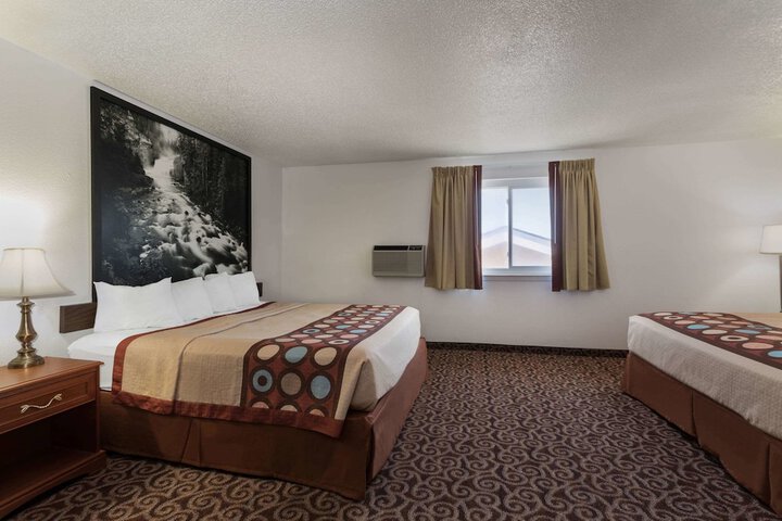 Room 10 of 35