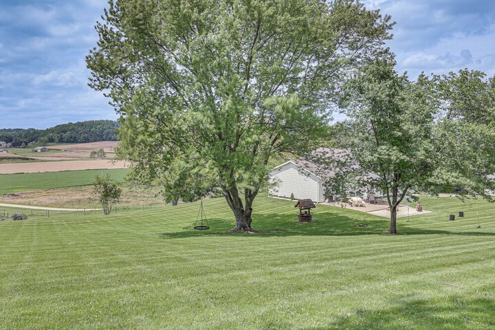 Secluded Ohio Amish Country Getaway w / Fire Pit