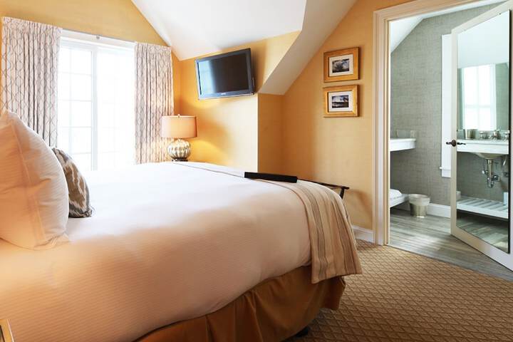Room 25 of 67