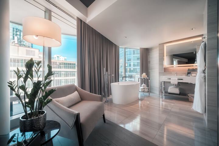 Paradox Vancouver