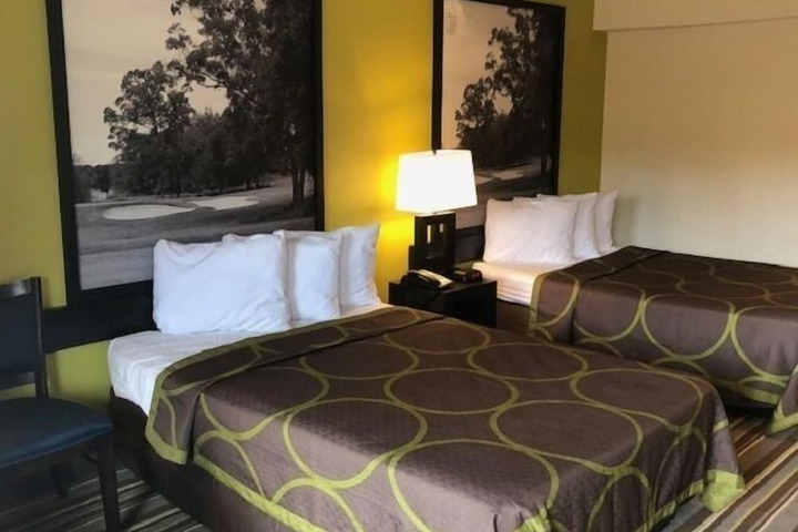 Room 20 of 34