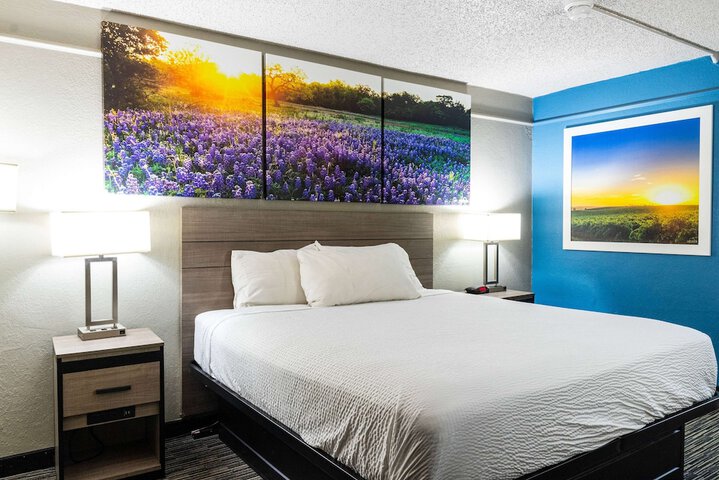 Room 22 of 40