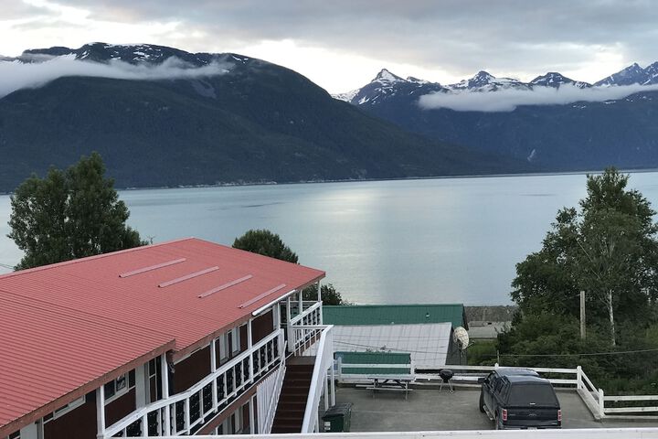 Hotel 7 of 52