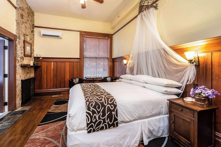Room 20 of 53