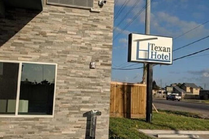 Hotel 3 of 28