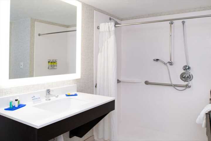 Room 34 of 59