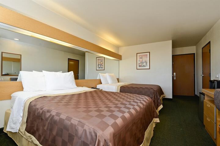 Room 15 of 16
