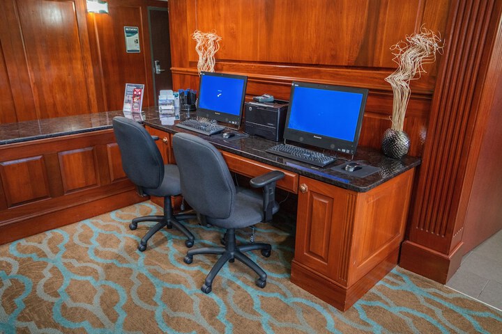 Business Center 38 of 43
